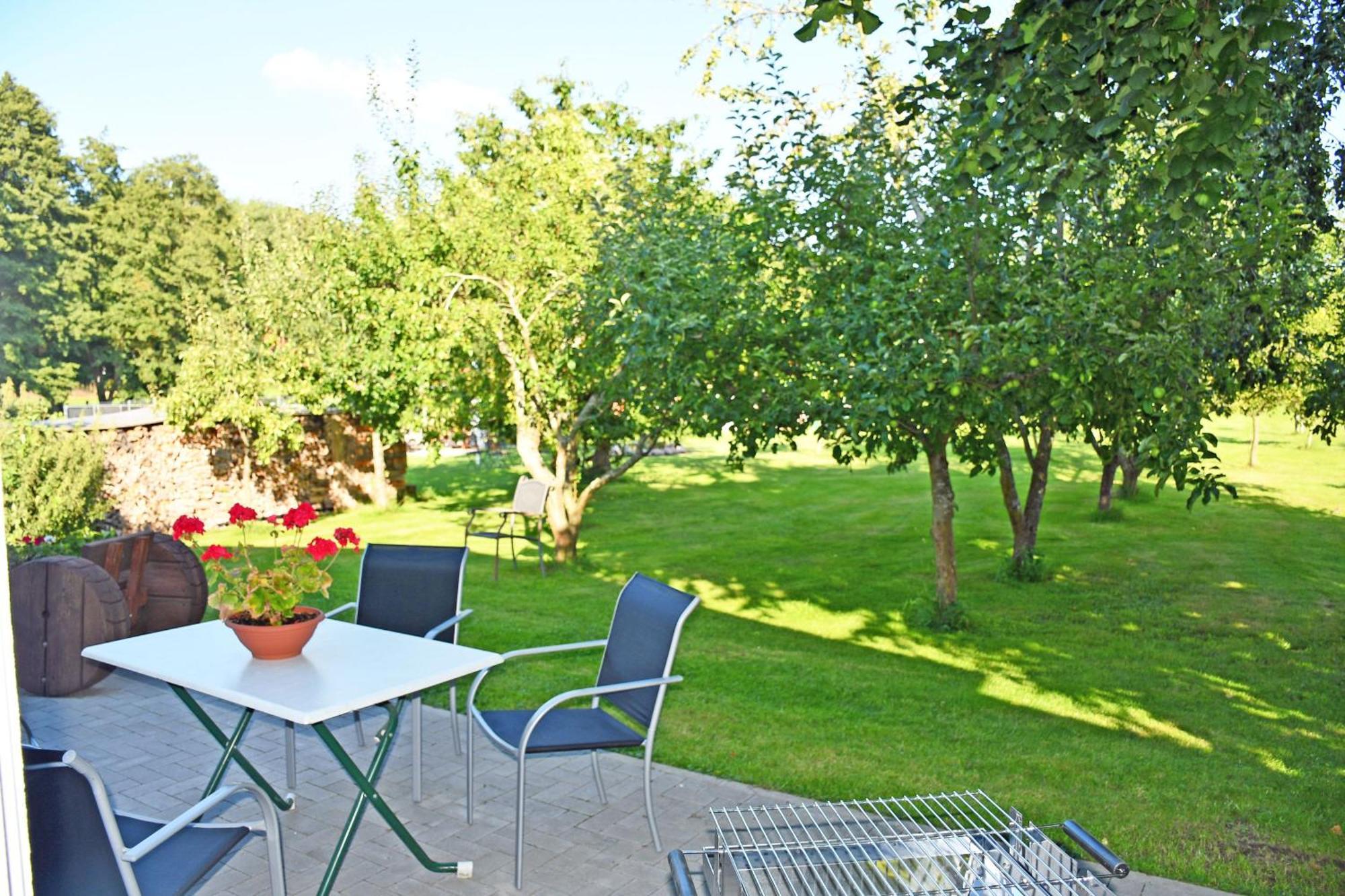 Ferienwohnungen auf dem Pommernhof Samtens Exterior foto